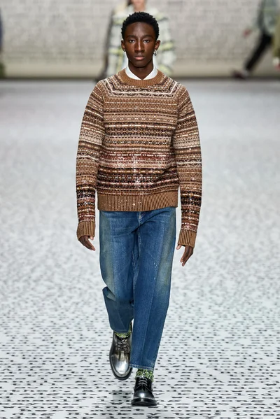 Look 5